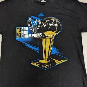 Dallas Mavericks Vintage  Champions 2011  Roster Back XL 042510